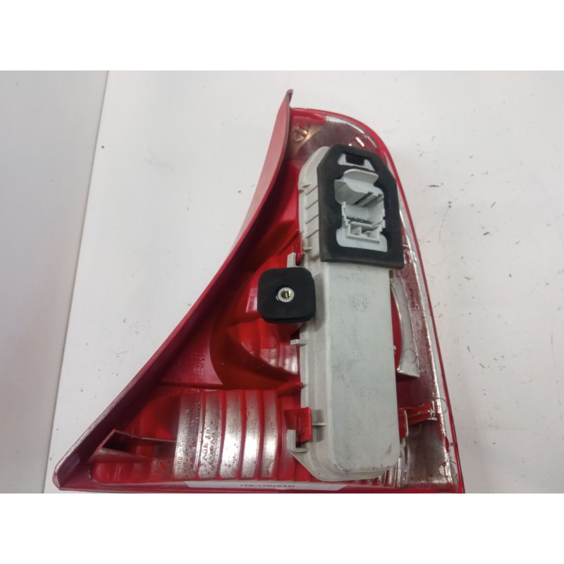 Recambio de piloto trasero izquierdo para renault clio ii (bb_, cb_) 1.5 dci (b/cb07) referencia OEM IAM   