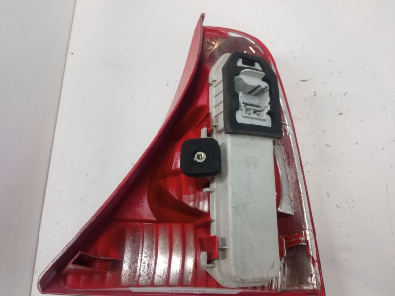 Recambio de piloto trasero izquierdo para renault clio ii (bb_, cb_) 1.5 dci (b/cb07) referencia OEM IAM   