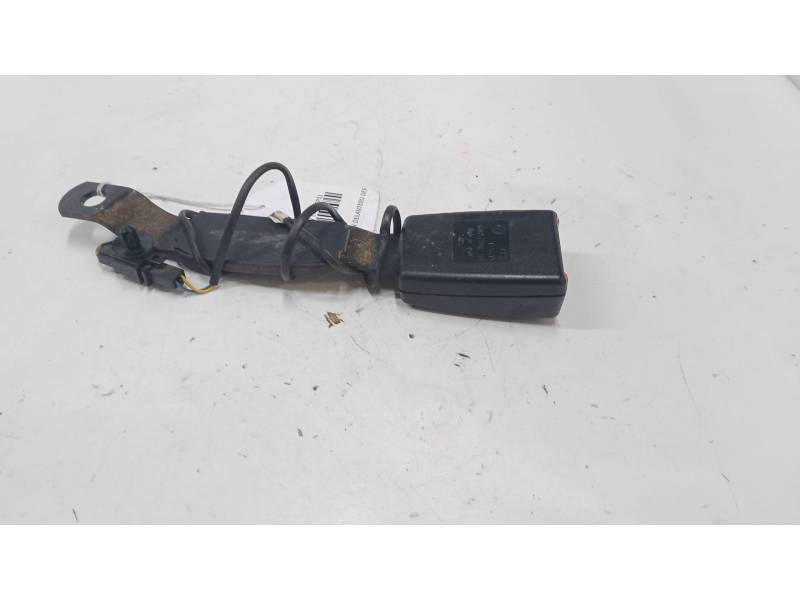 ANCLAJE CINTURON DELANTERO DERECHO 