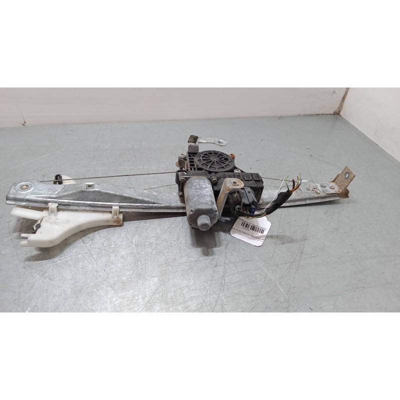 Recambio de elevalunas electrico trasero izquierdo para ford mondeo iii sedán (b4y) 2.0 16v referencia OEM IAM   
