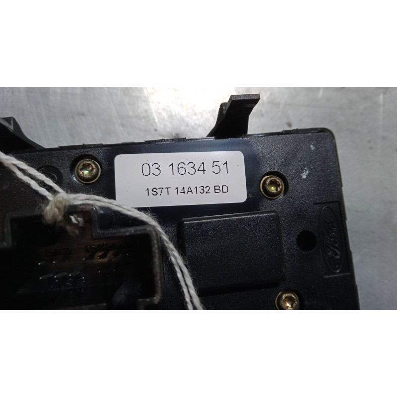 Recambio de mando elevalunas delantero izquierdo para ford mondeo iii sedán (b4y) 2.0 16v referencia OEM IAM 1S7T14A132BD  