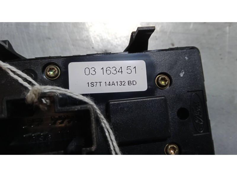 Recambio de mando elevalunas delantero izquierdo para ford mondeo iii sedán (b4y) 2.0 16v referencia OEM IAM 1S7T14A132BD  