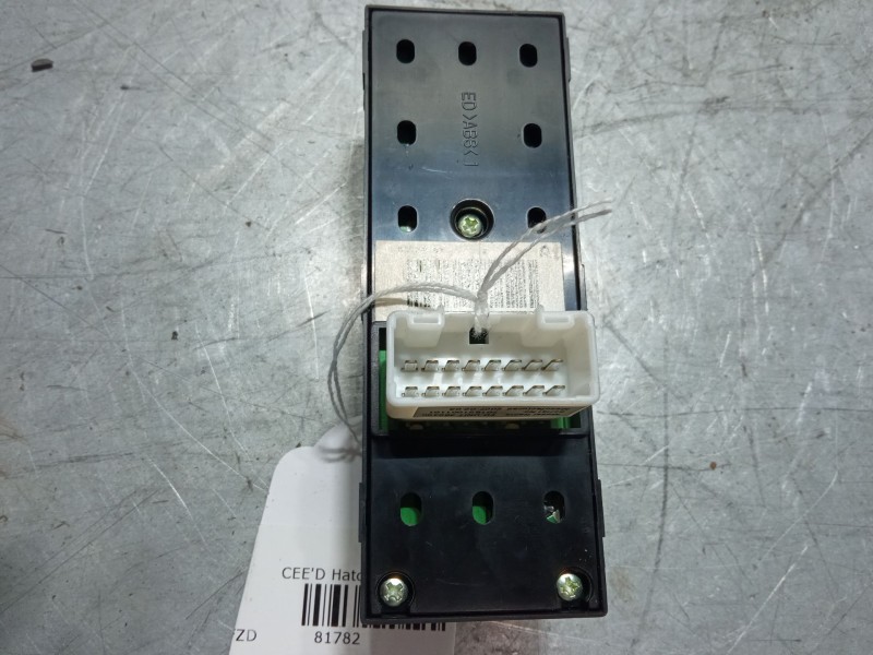 Recambio de mando elevalunas delantero izquierdo para kia cee´d hatchback (ed) 1.6 referencia OEM IAM   