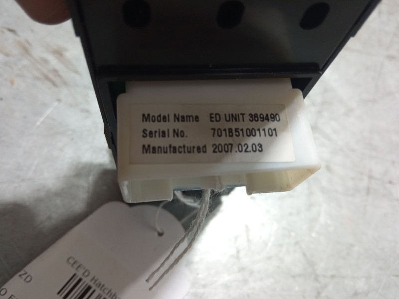 Recambio de mando elevalunas delantero izquierdo para kia cee´d hatchback (ed) 1.6 referencia OEM IAM   