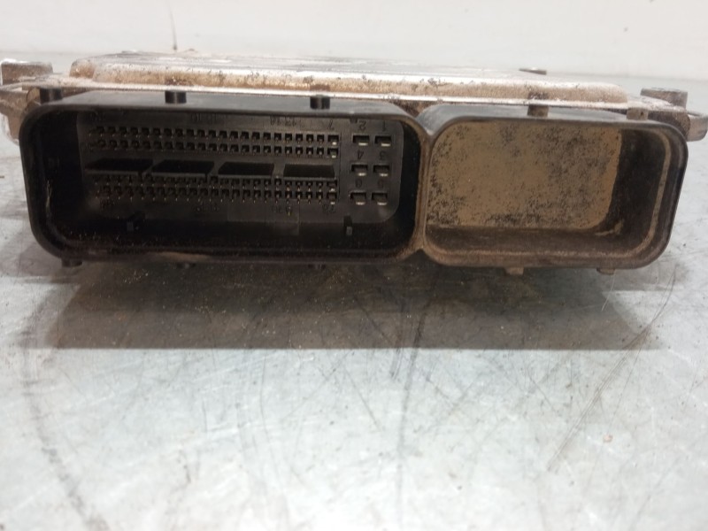 Recambio de centralita motor uce para kia cee´d hatchback (ed) 1.6 referencia OEM IAM 391102B500 0261201324 