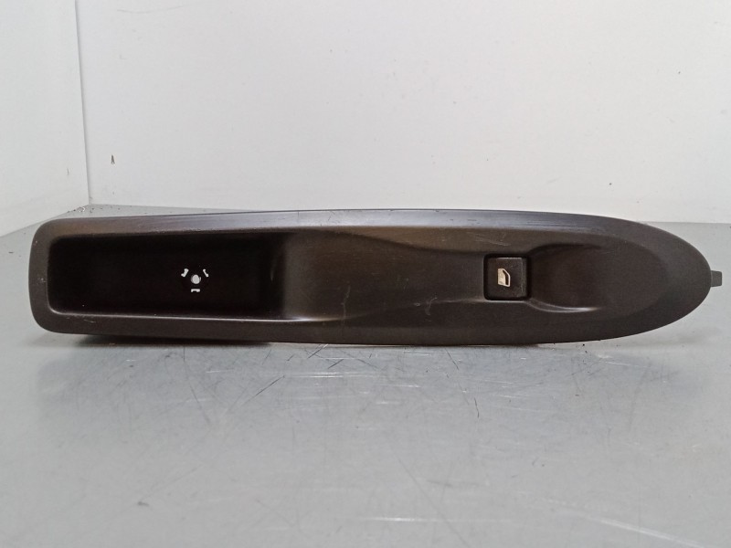 Recambio de mando elevalunas delantero derecho para citroën c4 ii (nc_) 1.6 hdi 90 referencia OEM IAM   