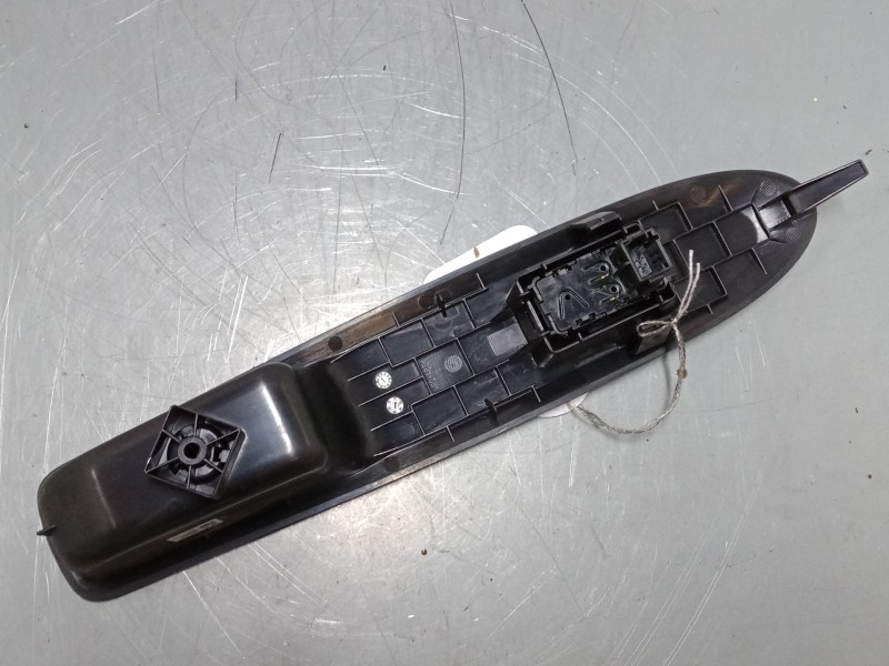 Recambio de mando elevalunas delantero derecho para citroën c4 ii (nc_) 1.6 hdi 90 referencia OEM IAM   