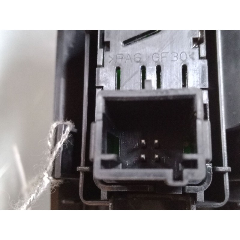 Recambio de mando elevalunas delantero derecho para citroën c4 ii (nc_) 1.6 hdi 90 referencia OEM IAM   