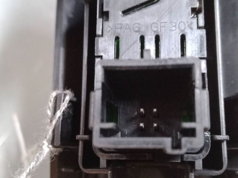 Recambio de mando elevalunas delantero derecho para citroën c4 ii (nc_) 1.6 hdi 90 referencia OEM IAM   