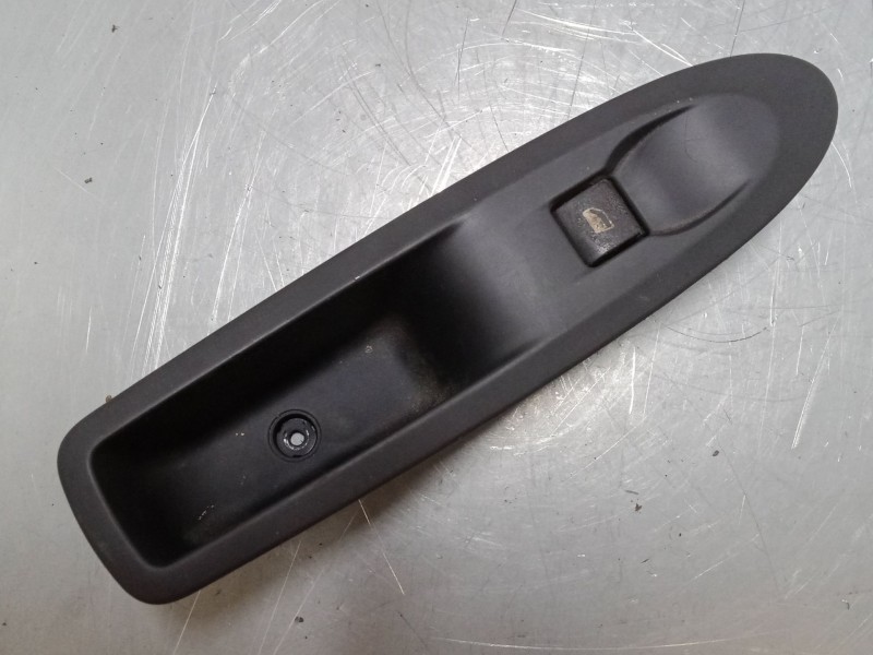 Recambio de mando elevalunas trasero derecho para citroën c4 ii (nc_) 1.6 hdi 90 referencia OEM IAM   