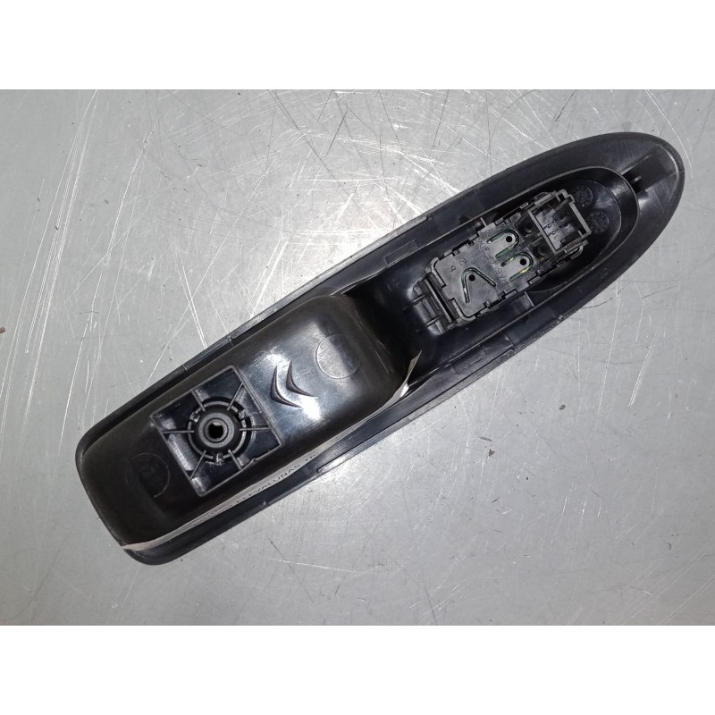Recambio de mando elevalunas trasero derecho para citroën c4 ii (nc_) 1.6 hdi 90 referencia OEM IAM   
