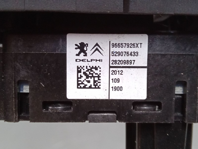 Recambio de mando elevalunas trasero derecho para citroën c4 ii (nc_) 1.6 hdi 90 referencia OEM IAM   