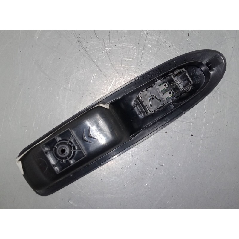 Recambio de mando elevalunas trasero izquierdo para citroën c4 ii (nc_) 1.6 hdi 90 referencia OEM IAM   