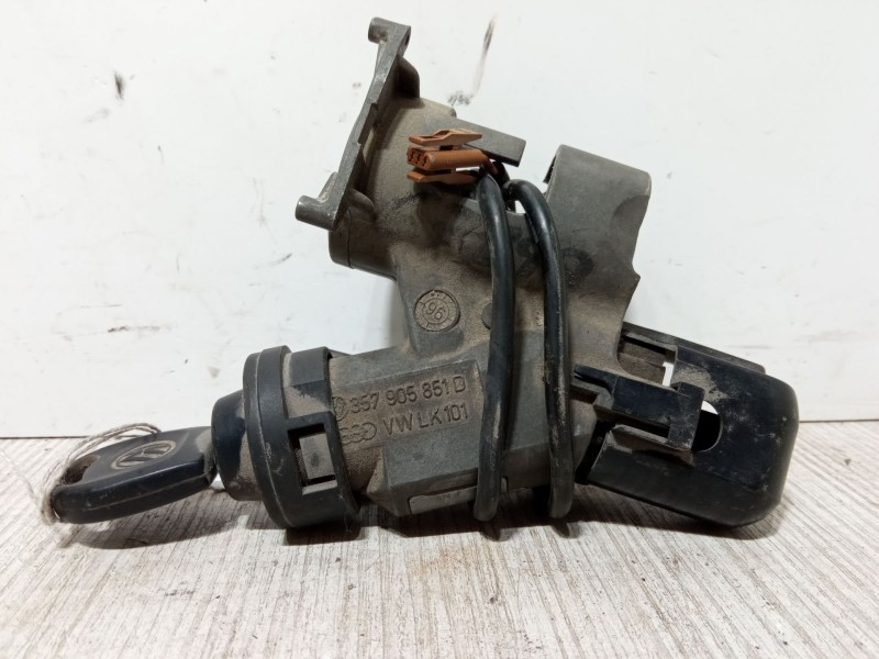 Recambio de clausor para volkswagen polo iii (6n1) 45 1.0 referencia OEM IAM 357905851D  
