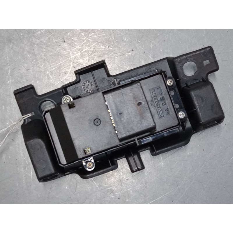 Recambio de mando elevalunas trasero derecho para honda cr-v iii (re_) 2.2 i-ctdi 4wd (re6) referencia OEM IAM   