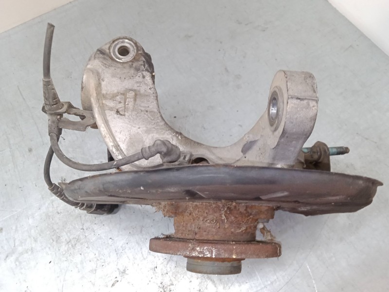 Recambio de mangueta delantera izquierda para volkswagen passat b6 (3c2) 2.0 tdi referencia OEM IAM   