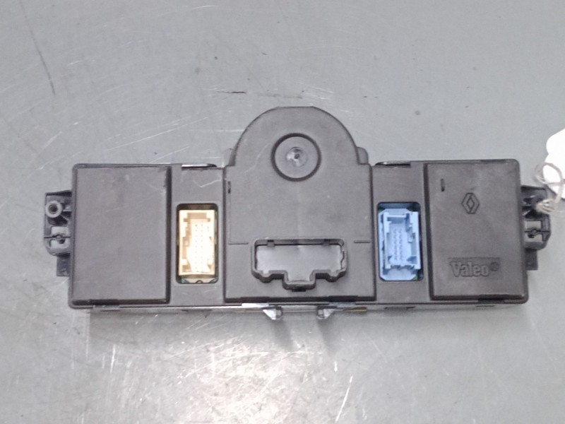 Recambio de mando climatizador para renault modus / grand modus (f/jp0_) 1.2 16v (jp0w) referencia OEM IAM 8200563524  