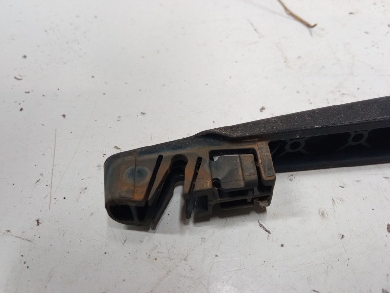 Recambio de brazo limpia trasero para peugeot 207/207+ (wa_, wc_) 1.4 16v referencia OEM IAM   