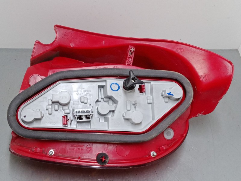 Recambio de piloto trasero izquierdo para renault modus / grand modus (f/jp0_) 1.2 16v (jp0w) referencia OEM IAM   