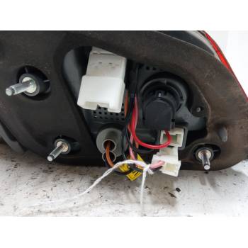 PILOTO TRASERO DERECHO INTERIOR 924403Z600 