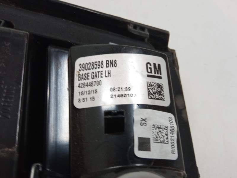 Recambio de piloto trasero porton izquierdo para opel zafira tourer c (p12) 1.6 cdti (75) referencia OEM IAM 39028598  