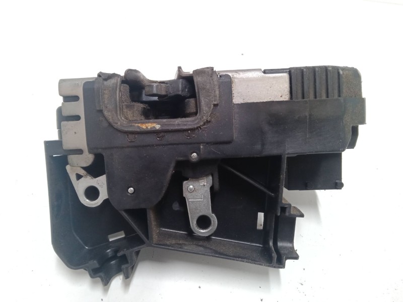 Recambio de cerradura puerta delantera izquierda para renault trafic ii furgoneta (fl) 1.9 dci 100 (fl0c) referencia OEM IAM   