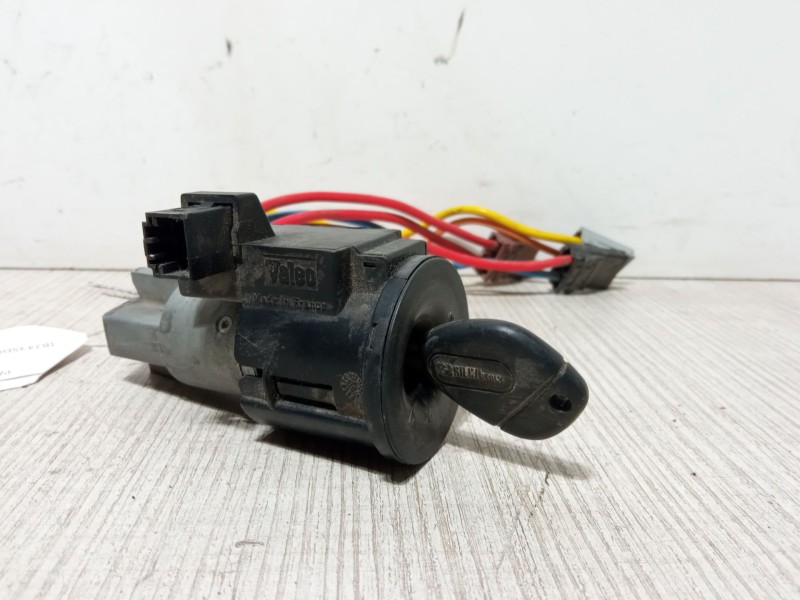 Recambio de clausor para peugeot partner monospace (5_, g_) 1.9 d referencia OEM IAM 962850798B   Recambio de clausor para peugeot partner monospace (5_, g_) 1.9 d referencia OEM IAM 962850798B