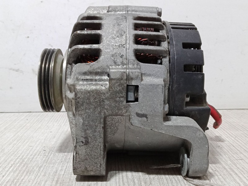 Recambio de alternador para dacia sandero 1.2 16v referencia OEM IAM 8200660044-A  