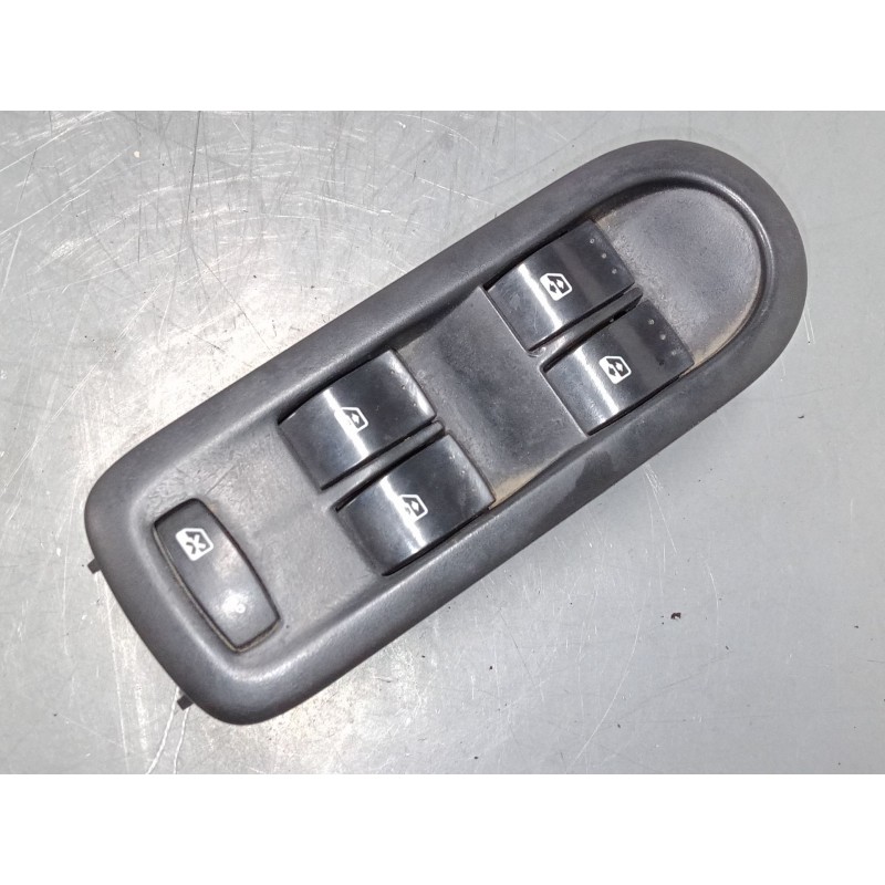 Recambio de mando elevalunas delantero izquierdo para renault grand scénic ii (jm0/1_) 1.5 dci (jm02, jm13) referencia OEM IAM  