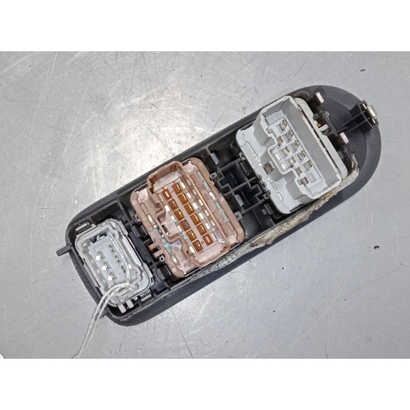 Recambio de mando elevalunas delantero izquierdo para renault grand scénic ii (jm0/1_) 1.5 dci (jm02, jm13) referencia OEM IAM  