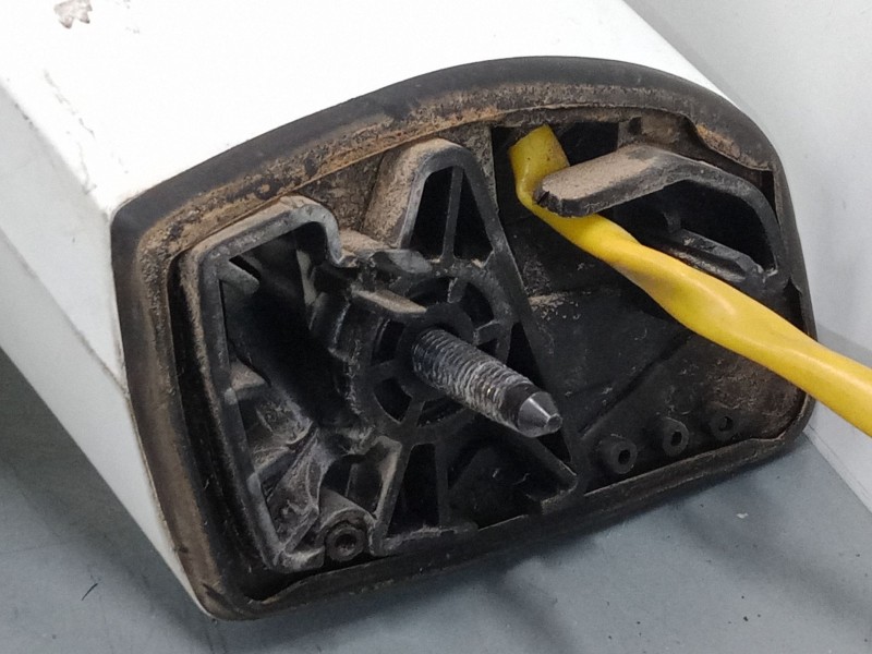 Recambio de retrovisor electrico izquierdo para peugeot 308 sw i (4e_, 4h_) 2.0 hdi referencia OEM IAM   