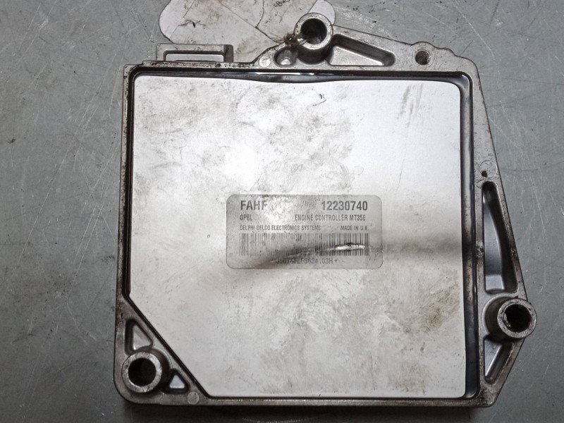 Recambio de centralita motor uce para opel astra h (a04) 2.0 turbo (l48) referencia OEM IAM 12230740  