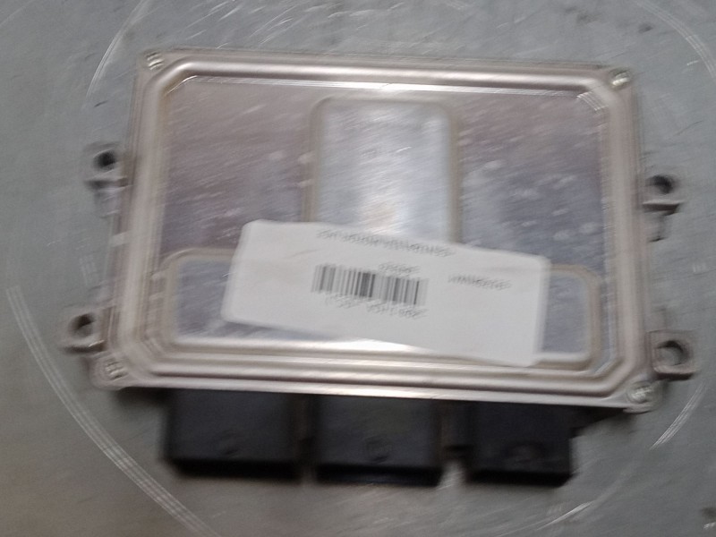 Recambio de centralita motor uce para peugeot 208 i (ca_, cc_) 1.2 vti 82 referencia OEM IAM 9805895780 9800913080 V29035181 A