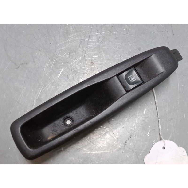 Recambio de mando elevalunas trasero izquierdo para renault captur i (j5_, h5_) 1.5 dci 90 referencia OEM IAM   