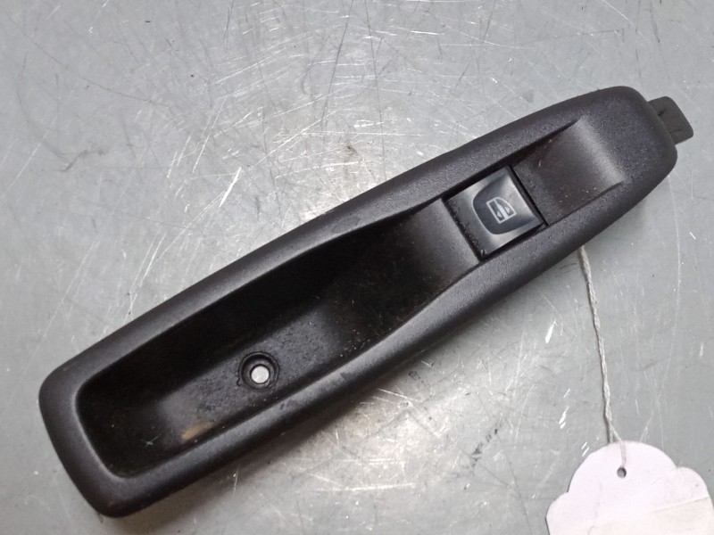 Recambio de mando elevalunas trasero izquierdo para renault captur i (j5_, h5_) 1.5 dci 90 referencia OEM IAM   