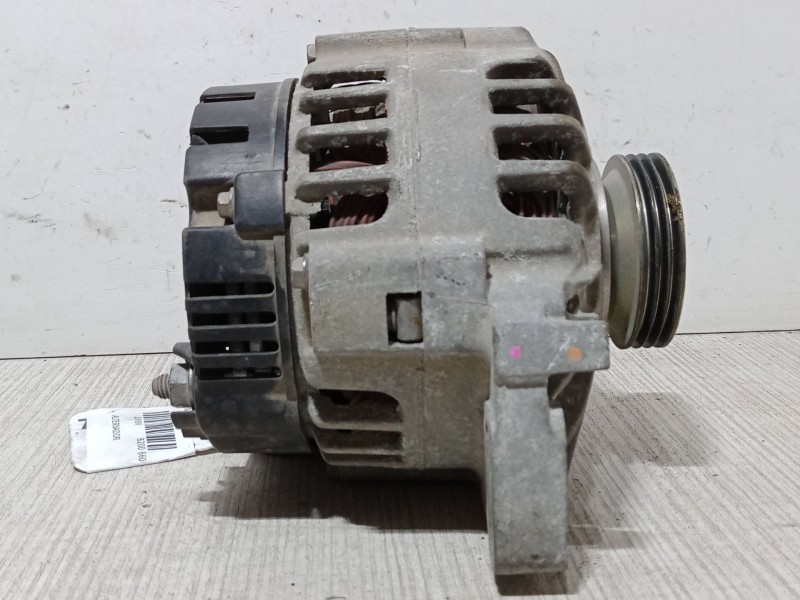 Recambio de alternador para dacia sandero 1.2 16v referencia OEM IAM 8200660044-A  