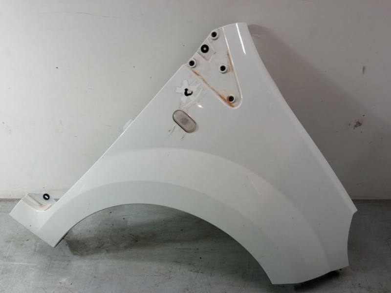 Recambio de aleta delantera derecha para renault twingo ii (cn0_) 1.2 16v (cn0k, cn0v) referencia OEM IAM   