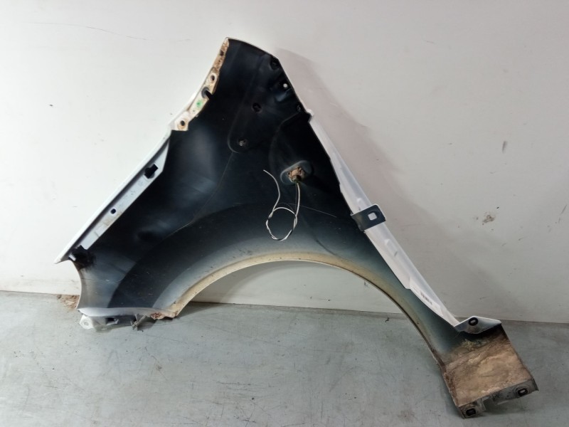Recambio de aleta delantera derecha para renault twingo ii (cn0_) 1.2 16v (cn0k, cn0v) referencia OEM IAM   