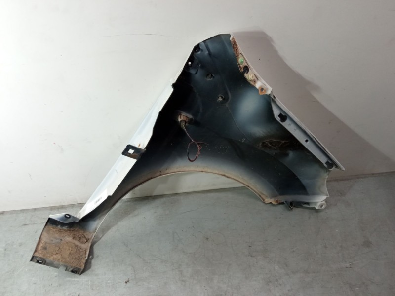 Recambio de aleta delantera izquierda para renault twingo ii (cn0_) 1.2 16v (cn0k, cn0v) referencia OEM IAM   