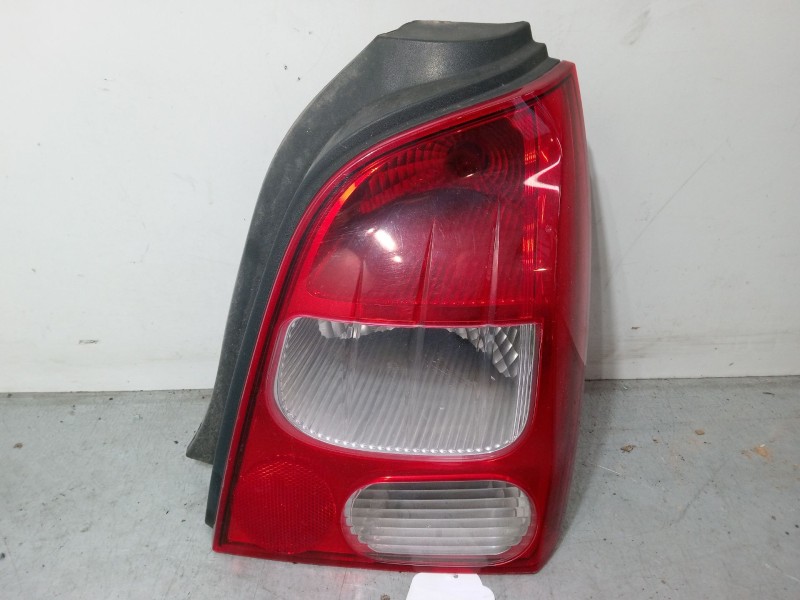 Recambio de piloto trasero derecho para renault twingo ii (cn0_) 1.2 16v (cn0k, cn0v) referencia OEM IAM 8200387889  