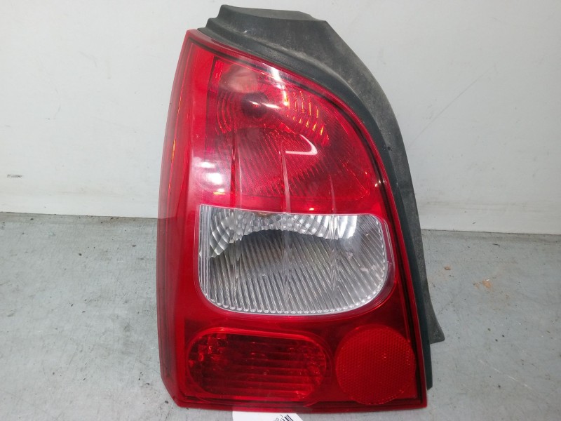 Recambio de piloto trasero izquierdo para renault twingo ii (cn0_) 1.2 16v (cn0k, cn0v) referencia OEM IAM 8200387888  