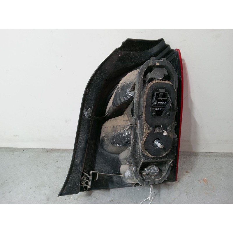 Recambio de piloto trasero izquierdo para renault twingo ii (cn0_) 1.2 16v (cn0k, cn0v) referencia OEM IAM 8200387888  