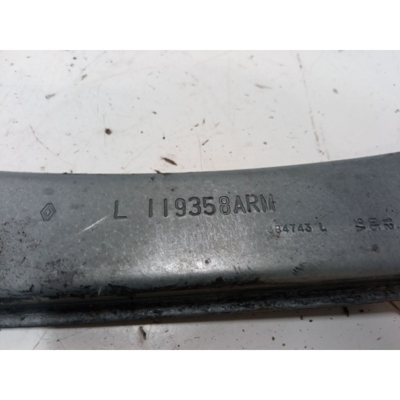 Recambio de elevalunas electrico delantero izquierdo para renault twingo ii (cn0_) 1.2 16v (cn0k, cn0v) referencia OEM IAM 11935