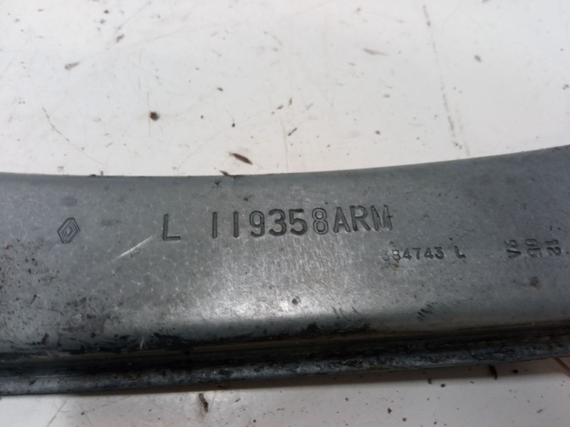 Recambio de elevalunas electrico delantero izquierdo para renault twingo ii (cn0_) 1.2 16v (cn0k, cn0v) referencia OEM IAM 11935