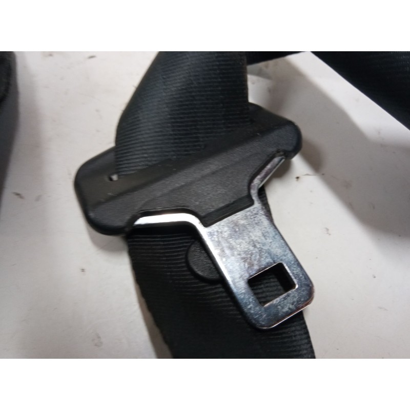 Recambio de cinturon seguridad trasero izquierdo para renault twingo ii (cn0_) 1.2 16v (cn0k, cn0v) referencia OEM IAM 820053212