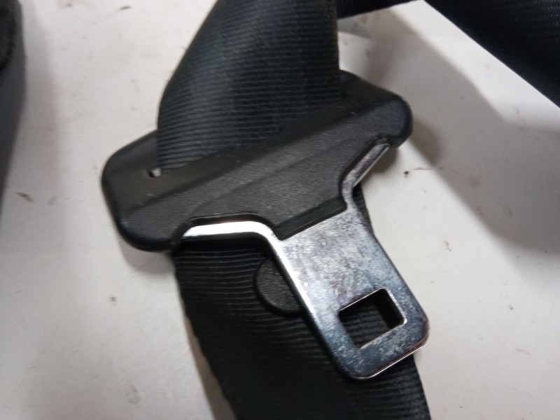 Recambio de cinturon seguridad trasero izquierdo para renault twingo ii (cn0_) 1.2 16v (cn0k, cn0v) referencia OEM IAM 820053212