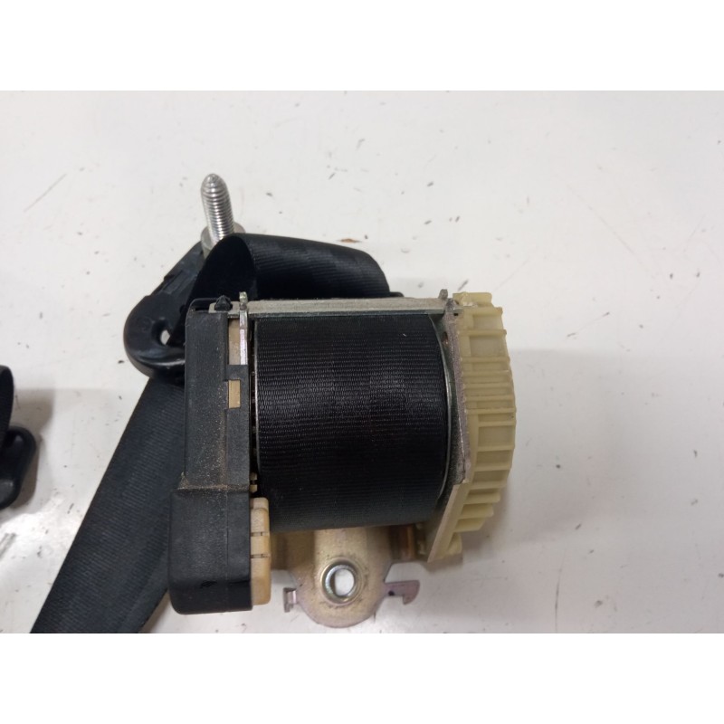 Recambio de cinturon seguridad trasero derecho para renault twingo ii (cn0_) 1.2 16v (cn0k, cn0v) referencia OEM IAM   