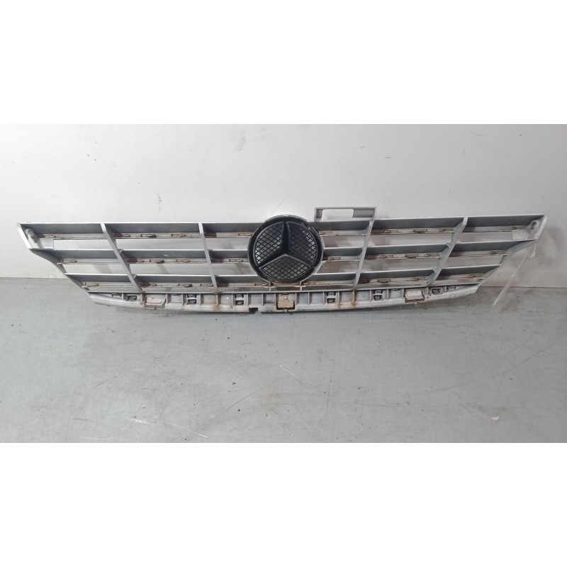 Recambio de rejillas capo para mercedes-benz clase a (w169) a 170 (169.032, 169.332) referencia OEM IAM 1698800583  