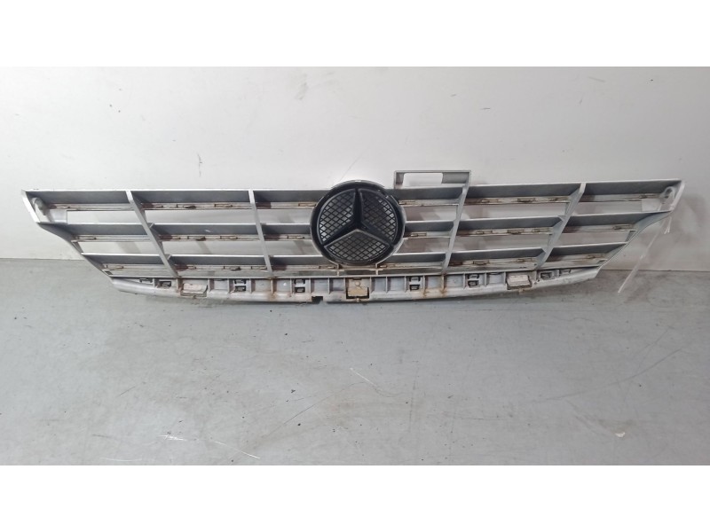 Recambio de rejillas capo para mercedes-benz clase a (w169) a 170 (169.032, 169.332) referencia OEM IAM 1698800583  