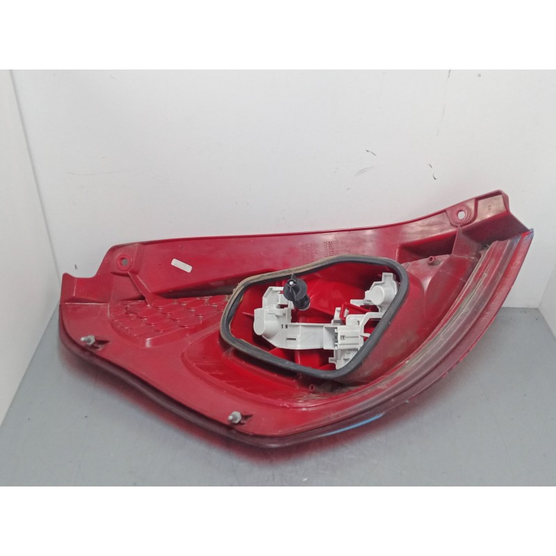 Recambio de piloto trasero derecho para ford fiesta vi (cb1, ccn) 1.4 tdci referencia OEM IAM 8A6113404A  